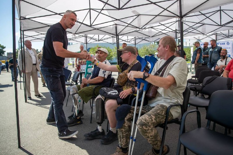 Відкрили у столиці першу в Україні комунальну спеціалізовану автошколу для ветеранів та ветеранок з інвалідністю Відкрили у столиці першу в Україні комунальну спеціалізовану автошколу для ветеранів та ветеранок з інвалідністю