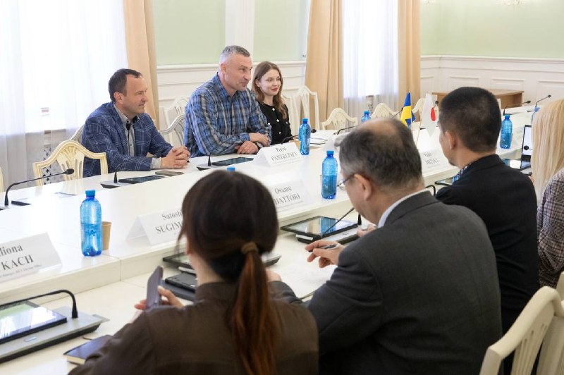 Зустрівся у столичній мерії з делегацією Японського агентства міжнародного співробітництва JICA на чолі зі старшою віце-президенткою Юко Міцуї. Зустрівся у столичній мерії з делегацією Японського агентства міжнародного співробітництва JICA на чолі зі старшою віце-президенткою Юко Міцуї.