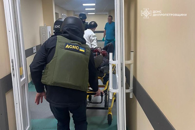 #Дніпропетровщина: 2 людей отримали поранення внаслідок атак росіян
📍У Дніпрі російський БпЛА влучив в одноповерхову будівлю #Дніпропетровщина: 2 людей отримали поранення внаслідок атак росіян
📍У Дніпрі російський БпЛА влучив в одноповерхову будівлю