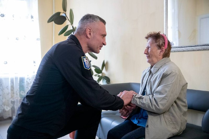 Перевірив готовність до зимового періоду одного з комунальних пансіонатів Києва, де проживають люди старшого віку Перевірив готовність до зимового періоду одного з комунальних пансіонатів Києва, де проживають люди старшого віку