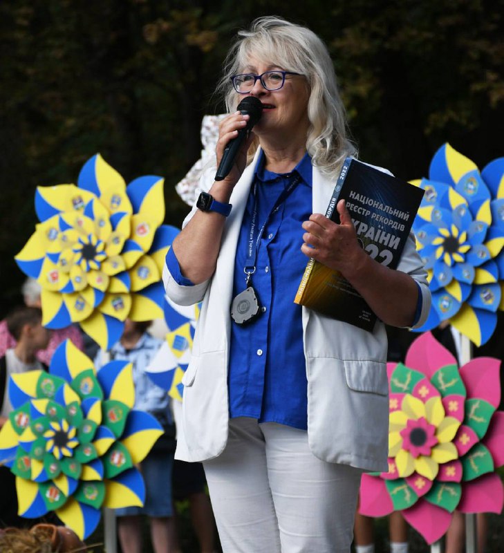 Маємо рекорд України! 🇺🇦
На Кіровоградщині створено найбільшу карту України з цьогорічного врожаю Маємо рекорд України! 🇺🇦
На Кіровоградщині створено найбільшу карту України з цьогорічного врожаю