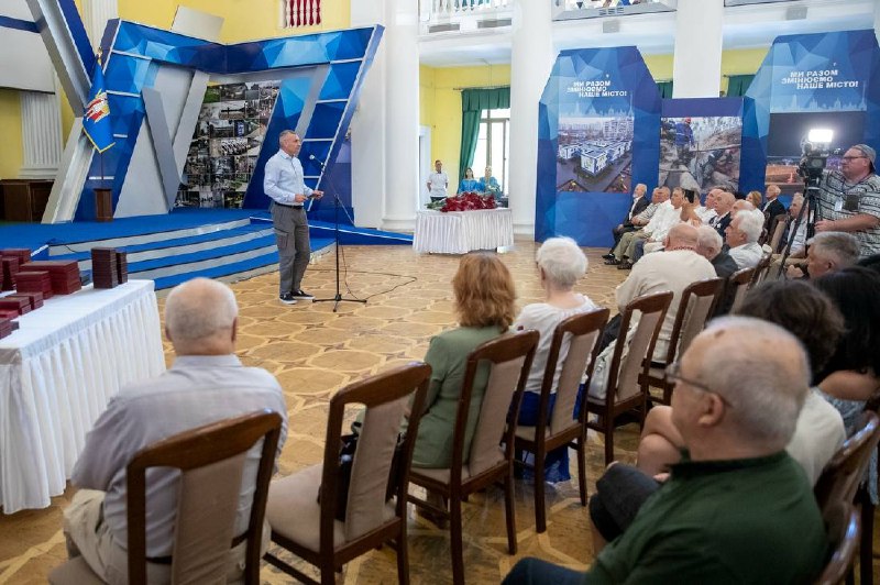 З нагоди Дня Української Державності вручив державні нагороди та почесні звання України З нагоди Дня Української Державності вручив державні нагороди та почесні звання України
