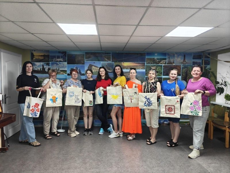 Координаційний центр «Вільні разом» у Дніпрі продовжує всебічно підтримувати переселенців з Херсонщини. Координаційний центр «Вільні разом» у Дніпрі продовжує всебічно підтримувати переселенців з Херсонщини.