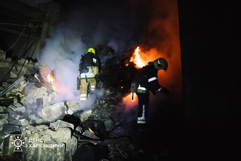 Харківщина: внаслідок нічної масованої атаки російських БпЛА виникли масштабні пожежі
У ніч на 7 листопада ворог атакував Чугуїв ударними БпЛА Харківщина: внаслідок нічної масованої атаки російських БпЛА виникли масштабні пожежі
У ніч на 7 листопада ворог атакував Чугуїв ударними БпЛА