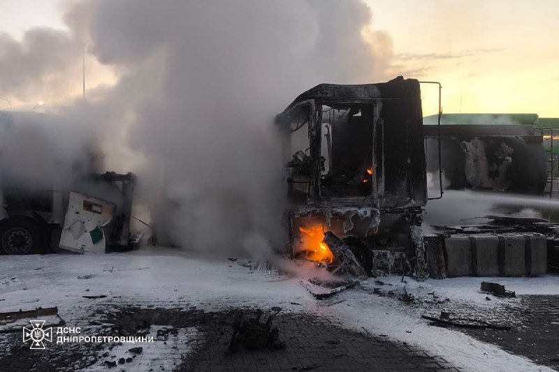#Дніпропетровщині.1 загибла жінка та 3 поранених, внаслідок нічних російських атак #Дніпропетровщині.1 загибла жінка та 3 поранених, внаслідок нічних російських атак