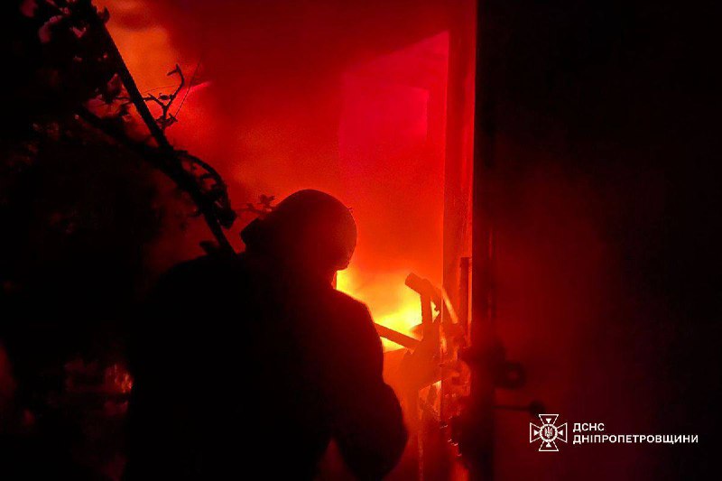 На Дніпропетровщині рятувальники ліквідували наслідки чергової російської атаки На Дніпропетровщині рятувальники ліквідували наслідки чергової російської атаки