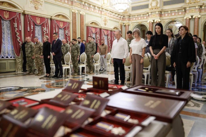 🎖Напередодні Дня медичного працівника Президент України Володимир Зеленський відзначив державними нагородами медиків 🎖Напередодні Дня медичного працівника Президент України Володимир Зеленський відзначив державними нагородами медиків