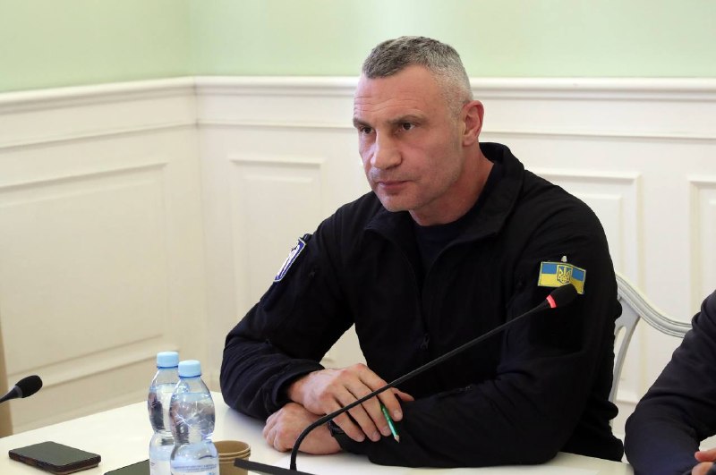 Зустрівся з власниками, представниками великого бізнесу, який працює в Києві та Україні. Зустрівся з власниками, представниками великого бізнесу, який працює в Києві та Україні.