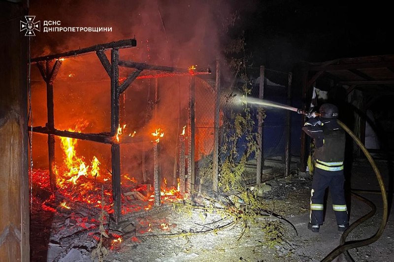 #Дніпропетровщина: рятувальники ліквідували наслідки російських обстрілів #Дніпропетровщина: рятувальники ліквідували наслідки російських обстрілів