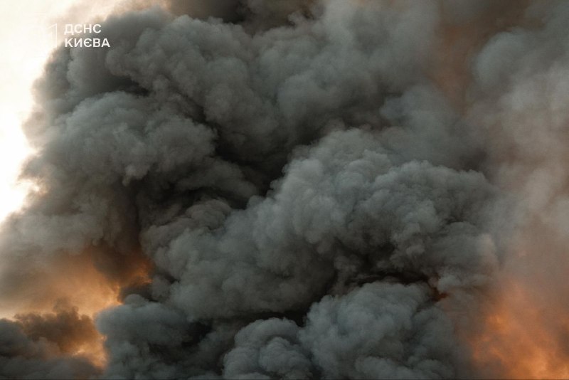 #Київ: за оновленими даними 9 людей загинули, 34 - постраждали через російську атаку по місту
❗ Ліквідація наслідків триває, працюють всі служби #Київ: за оновленими даними 9 людей загинули, 34 - постраждали через російську атаку по місту
❗ Ліквідація наслідків триває, працюють всі служби