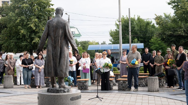 Сьогодні ми відзначаємо 119 років від дня народження Олега Ольжича. Його життєвий шлях досі залишається для нас прикладом незламної волі Сьогодні ми відзначаємо 119 років від дня народження Олега Ольжича. Його життєвий шлях досі залишається для нас прикладом незламної волі