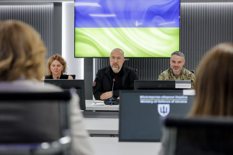 🇺🇦🇪🇺 Провів зустріч у Києві з віцепрезиденткою Європейської комісії з питань технологічного суверенітету, безпеки та демократії Генною Вірккунен. 🇺🇦🇪🇺 Провів зустріч у Києві з віцепрезиденткою Європейської комісії з питань технологічного суверенітету, безпеки та демократії Генною Вірккунен.