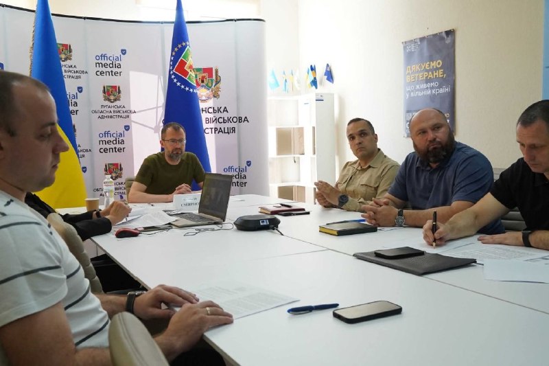 Менше 200 з 1500 працівників критично важливих підприємств Луганщини мають бронювання на період воєнного стану Менше 200 з 1500 працівників критично важливих підприємств Луганщини мають бронювання на період воєнного стану