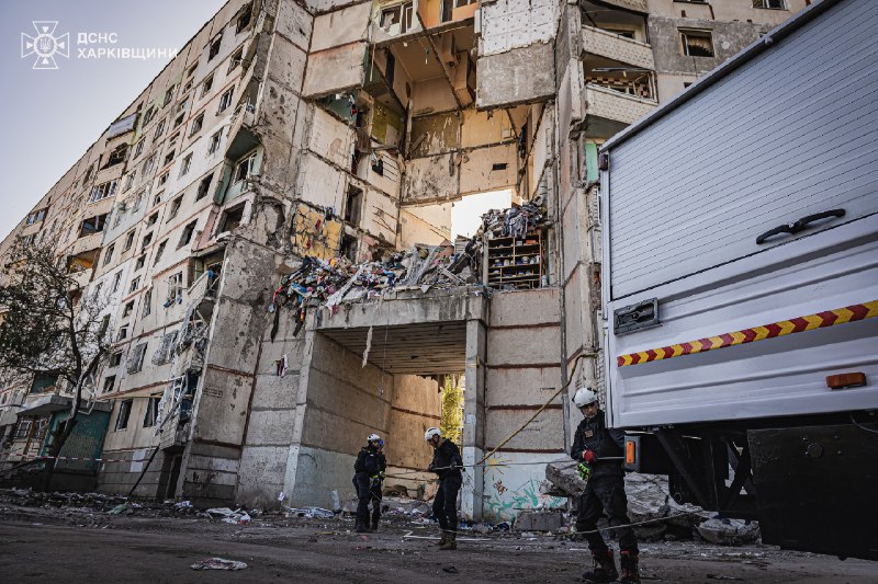 🔴 З-під завалів будинку у Харкові рятувальники деблокували тіло ще однієї жінки 🔴 З-під завалів будинку у Харкові рятувальники деблокували тіло ще однієї жінки