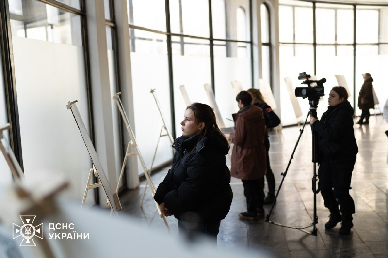 📸Уже другий рік поспіль саперки ДСНС стають героїнями фотовиставки «Жінки у розмінуванні» від The HALO Trust Ukraine 📸Уже другий рік поспіль саперки ДСНС стають героїнями фотовиставки «Жінки у розмінуванні» від The HALO Trust Ukraine