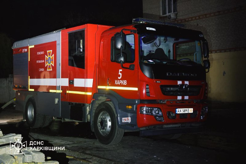 Харківщина: внаслідок нічної масованої атаки російських БпЛА виникли масштабні пожежі
У ніч на 7 листопада ворог атакував Чугуїв ударними БпЛА Харківщина: внаслідок нічної масованої атаки російських БпЛА виникли масштабні пожежі
У ніч на 7 листопада ворог атакував Чугуїв ударними БпЛА