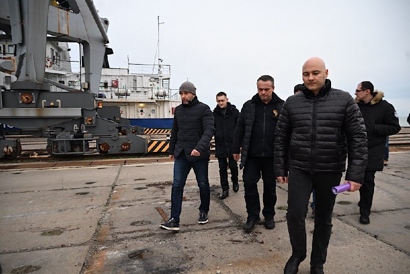 😡"Азовське кільце" та електричка до Донецька: окупанти розповіли про логістичні плани в Маріуполі 😡"Азовське кільце" та електричка до Донецька: окупанти розповіли про логістичні плани в Маріуполі