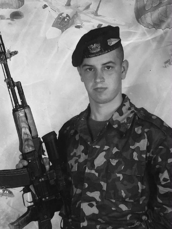 Щоденно о 9 годині – загальнонаціональна хвилина мовчання. Зупиніться, де б ви не були Щоденно о 9 годині – загальнонаціональна хвилина мовчання. Зупиніться, де б ви не були