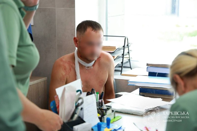 У такі важкі дні, як сьогодні, коли ворог завдає масованих ударів по Харківщині, наші медики разом з іншими екстреними... У такі важкі дні, як сьогодні, коли ворог завдає масованих ударів по Харківщині, наші медики разом з іншими екстреними...