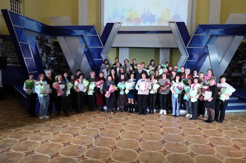 Привітав працівників соціальної сфери Києва з професійним святом, яке вони відзначатимуть 1 листопада Привітав працівників соціальної сфери Києва з професійним святом, яке вони відзначатимуть 1 листопада