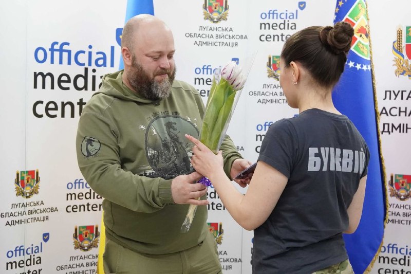 Мужність не має статі! – вручив нагороди працівницям ГУНП, СБУ та ДСНС у Луганській області Мужність не має статі! – вручив нагороди працівницям ГУНП, СБУ та ДСНС у Луганській області