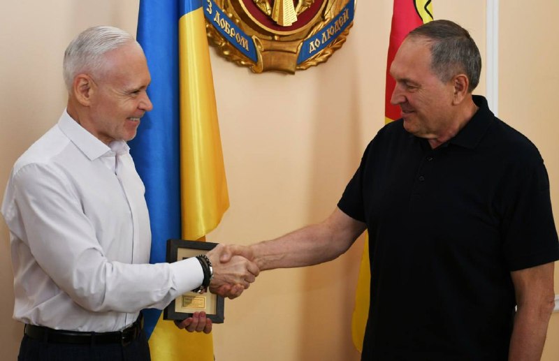 У Кропивницькому з робочою поїздкою – Ігор Терехов, голова Асоціації прифронтових міст та громад України. У Кропивницькому з робочою поїздкою – Ігор Терехов, голова Асоціації прифронтових міст та громад України.