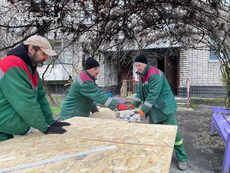 ❗У Запоріжжі завершили роботи з ліквідації наслідків масованого російського обстрілу в ніч на 26 листопада
▫️Постраждали 19 людей ❗У Запоріжжі завершили роботи з ліквідації наслідків масованого російського обстрілу в ніч на 26 листопада
▫️Постраждали 19 людей