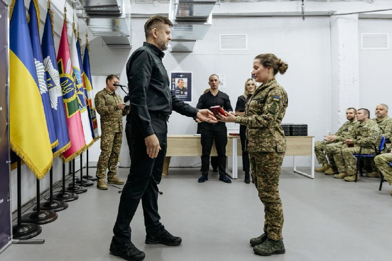 Заступник Міністра внутрішніх справ України Сергій Кобець вручив державні нагороди та відомчі відзнаки 83... Заступник Міністра внутрішніх справ України Сергій Кобець вручив державні нагороди та відомчі відзнаки 83...