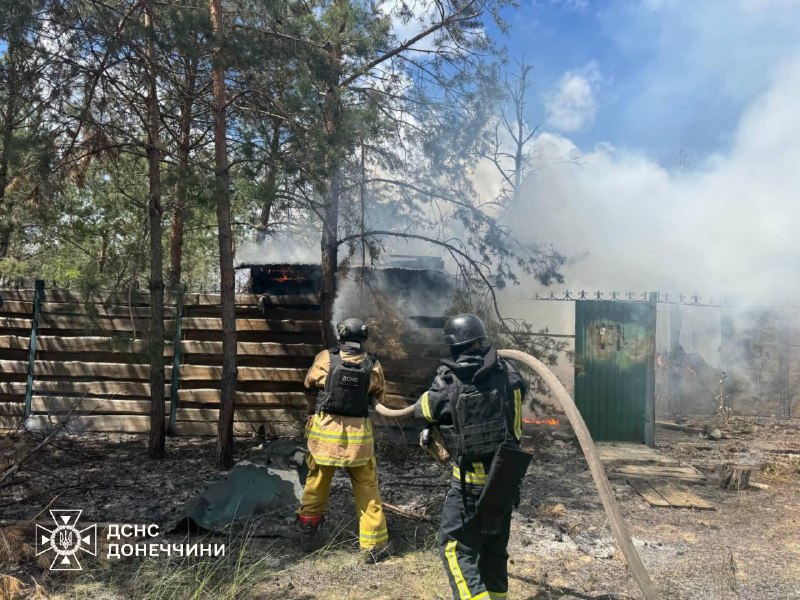 ❗Черговий російський удар по Донеччині: рятувальники ліквідували наслідки атак у Лимані та Краматорську ❗Черговий російський удар по Донеччині: рятувальники ліквідували наслідки атак у Лимані та Краматорську