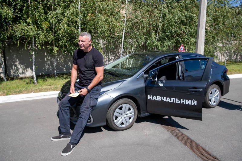 Відкрили у столиці першу в Україні комунальну спеціалізовану автошколу для ветеранів та ветеранок з інвалідністю Відкрили у столиці першу в Україні комунальну спеціалізовану автошколу для ветеранів та ветеранок з інвалідністю