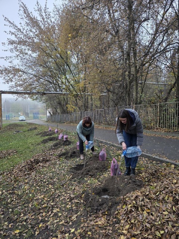 Вимушені переселенці з Херсонщини, які проживають у Дніпрі, продовжують отримувати допомогу та підтримку в гуманітарному центрі «Вільні разом». Вимушені переселенці з Херсонщини, які проживають у Дніпрі, продовжують отримувати допомогу та підтримку в гуманітарному центрі «Вільні разом».