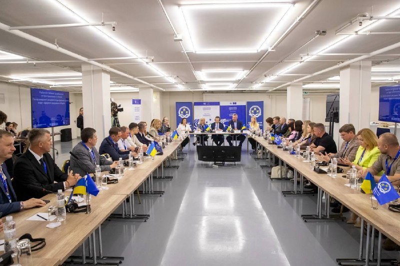Разом із Генеральним секретарем Конгресу місцевих та регіональних влад Ради Європи Матьє Морі відкрили у Києві... Разом із Генеральним секретарем Конгресу місцевих та регіональних влад Ради Європи Матьє Морі відкрили у Києві...
