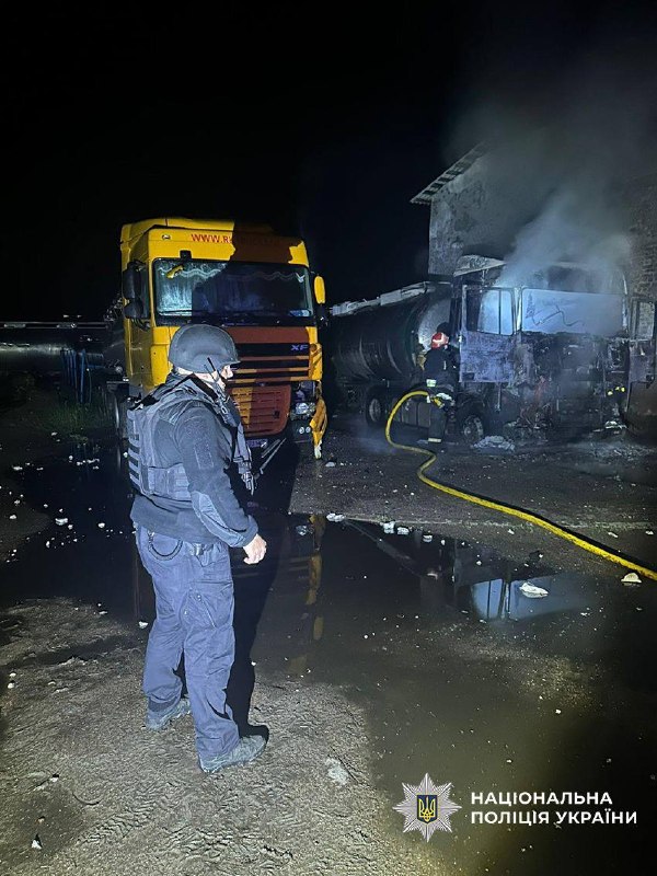 Учора вранці «гербери» атакували підприємство в Корюківці - пошкоджена техніка Учора вранці «гербери» атакували підприємство в Корюківці - пошкоджена техніка