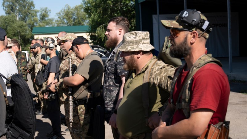Сьогодні на Житомирщині відбувся стрілецький турнір, який об'єднав 35 учасників із Житомирської, Київської та Хмельницької областей Сьогодні на Житомирщині відбувся стрілецький турнір, який об'єднав 35 учасників із Житомирської, Київської та Хмельницької областей