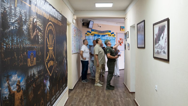 Провів зустріч із командою Житомирського обласного центру підготовки громадян до національного спротиву. Провів зустріч із командою Житомирського обласного центру підготовки громадян до національного спротиву.