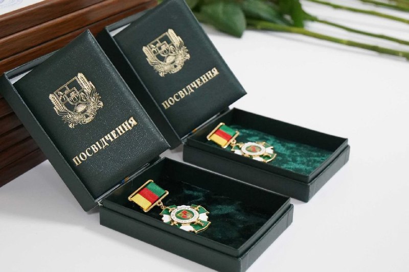 До Дня працівників освіти нагородив педагогів Луганщини обласними відзнаками До Дня працівників освіти нагородив педагогів Луганщини обласними відзнаками