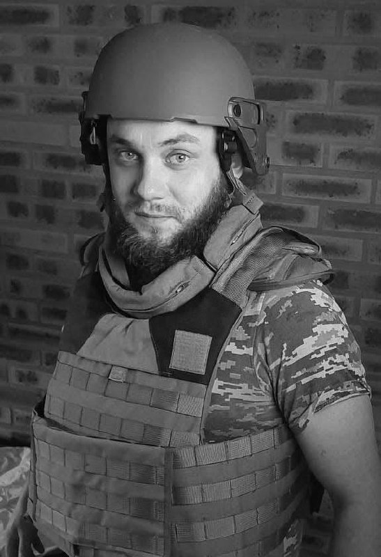 Щоденно о 9 годині – загальнонаціональна хвилина мовчання. Зупиніться, де б ви не були Щоденно о 9 годині – загальнонаціональна хвилина мовчання. Зупиніться, де б ви не були