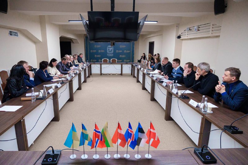 Акумулюємо всі зусилля для підтримки жителів Харківщини.
Провів робочу зустріч з делегацією представників Посольств Північно-Балтійських країн Акумулюємо всі зусилля для підтримки жителів Харківщини.
Провів робочу зустріч з делегацією представників Посольств Північно-Балтійських країн