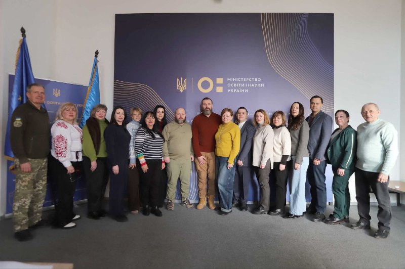 Разом із Оксеном Лісовим обговорили вдосконалення системи дистанційного навчання для закладів освіти Луганщини Разом із Оксеном Лісовим обговорили вдосконалення системи дистанційного навчання для закладів освіти Луганщини