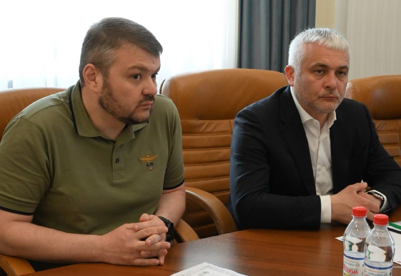 Безпечні школи, енергонезалежні лікарні, підтримка родин та дітей — про це говорили сьогодні під час зустрічі... Безпечні школи, енергонезалежні лікарні, підтримка родин та дітей — про це говорили сьогодні під час зустрічі...