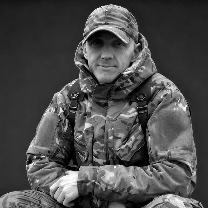 🥀Маріуполь пам’ятає! Євген Карась – обороняв місто з перших днів
Молодший лейтенант 🥀Маріуполь пам’ятає! Євген Карась – обороняв місто з перших днів
Молодший лейтенант