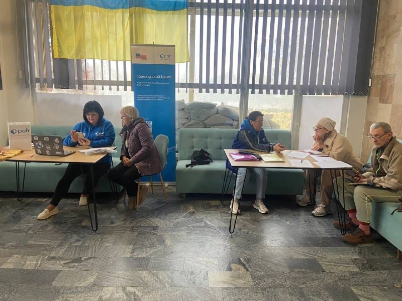 Миколаївський координаційний центр «Вільні разом» системно підтримує переселенців з Херсонщини. Миколаївський координаційний центр «Вільні разом» системно підтримує переселенців з Херсонщини.