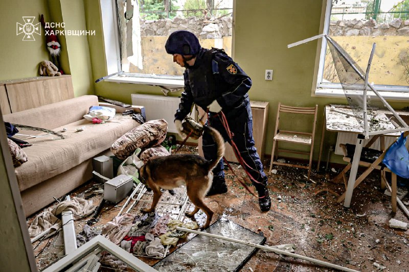 ❗У Харкові рятувальники деблокували з-під завалів тіло загиблої жінки. Таким чином кількість загиблих внаслідок... ❗У Харкові рятувальники деблокували з-під завалів тіло загиблої жінки. Таким чином кількість загиблих внаслідок...