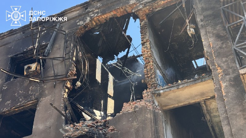 ❗UPD: У Запоріжжі рятувальники деблокували з-під завалів тіла 2 загиблих на місці удару рф по житловому будинку ❗UPD: У Запоріжжі рятувальники деблокували з-під завалів тіла 2 загиблих на місці удару рф по житловому будинку