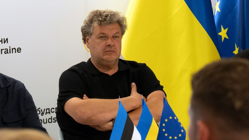 Разом із народним депутатом України Арсенієм Пушкаренком та керівниками громад Житомирщини провели розширену нараду Разом із народним депутатом України Арсенієм Пушкаренком та керівниками громад Житомирщини провели розширену нараду