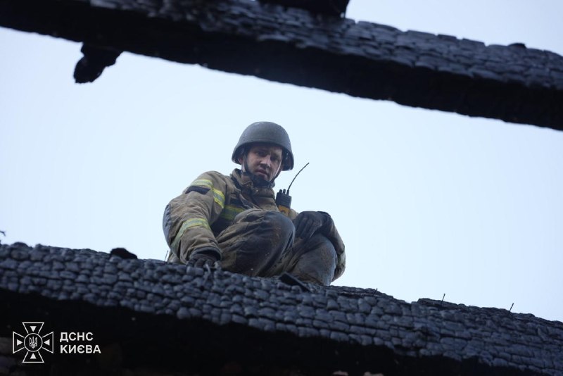 До 13 збільшилась кількість загиблих через масований обстріл у Києві
Щойно наші підрозділи у Солом’янському... До 13 збільшилась кількість загиблих через масований обстріл у Києві
Щойно наші підрозділи у Солом’янському...