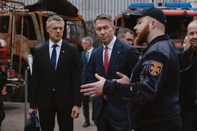 🇺🇦🇳🇴Голова ДСНС України Андрій Даник зустрівся з делегацією Королівства Норвегія на чолі з міністром... 🇺🇦🇳🇴Голова ДСНС України Андрій Даник зустрівся з делегацією Королівства Норвегія на чолі з міністром...