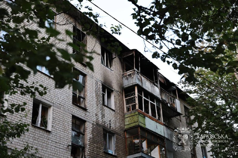 ⏺На фото наслідки ворожого удару по Харкову.
54 людини отримали поранення, серед них 7 дітей ⏺На фото наслідки ворожого удару по Харкову.
54 людини отримали поранення, серед них 7 дітей