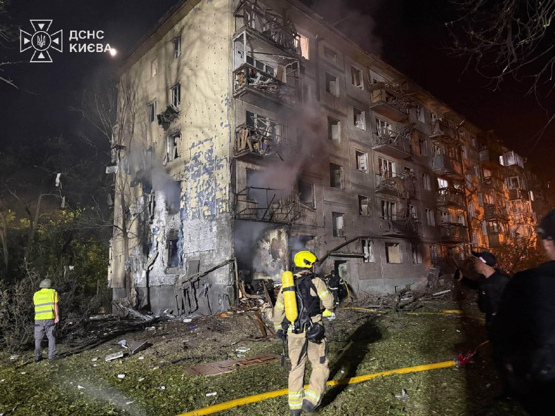 #Київ: 9 людей загинули, ще 23 – постраждали внаслідок російської балістичної атаки #Київ: 9 людей загинули, ще 23 – постраждали внаслідок російської балістичної атаки