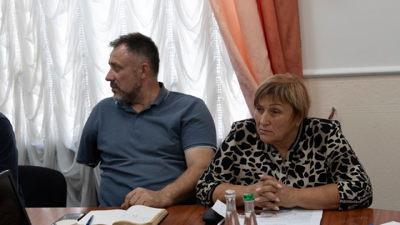 Провів розширену нараду з керівниками комунальних підприємств теплопостачання, представниками органів місцевого... Провів розширену нараду з керівниками комунальних підприємств теплопостачання, представниками органів місцевого...